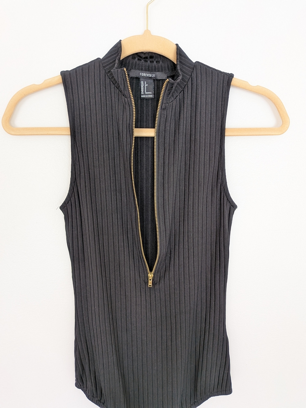 Women's Black Ribbed Mock Neck Gold Zip Sleeveless Bodysuit NWOT Size S